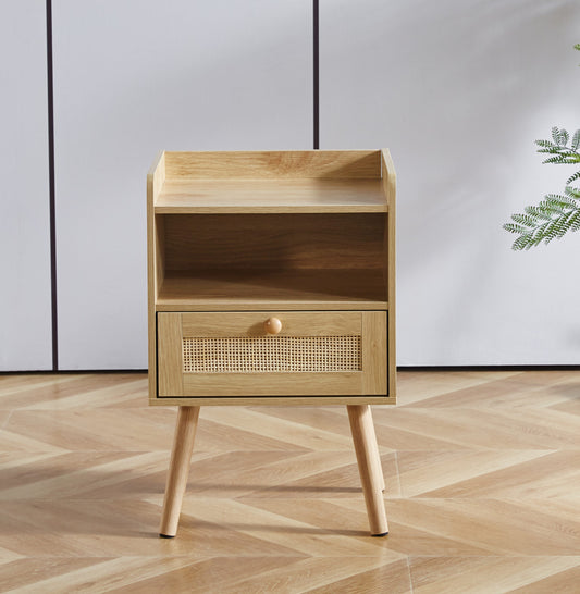 Velador Mesh rattan con cajón y espacio