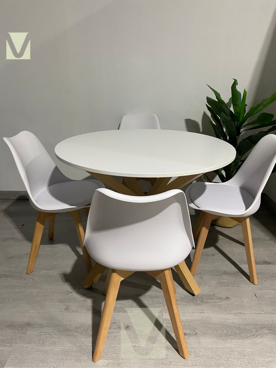 Comedor Tulip Cross Hood 4P