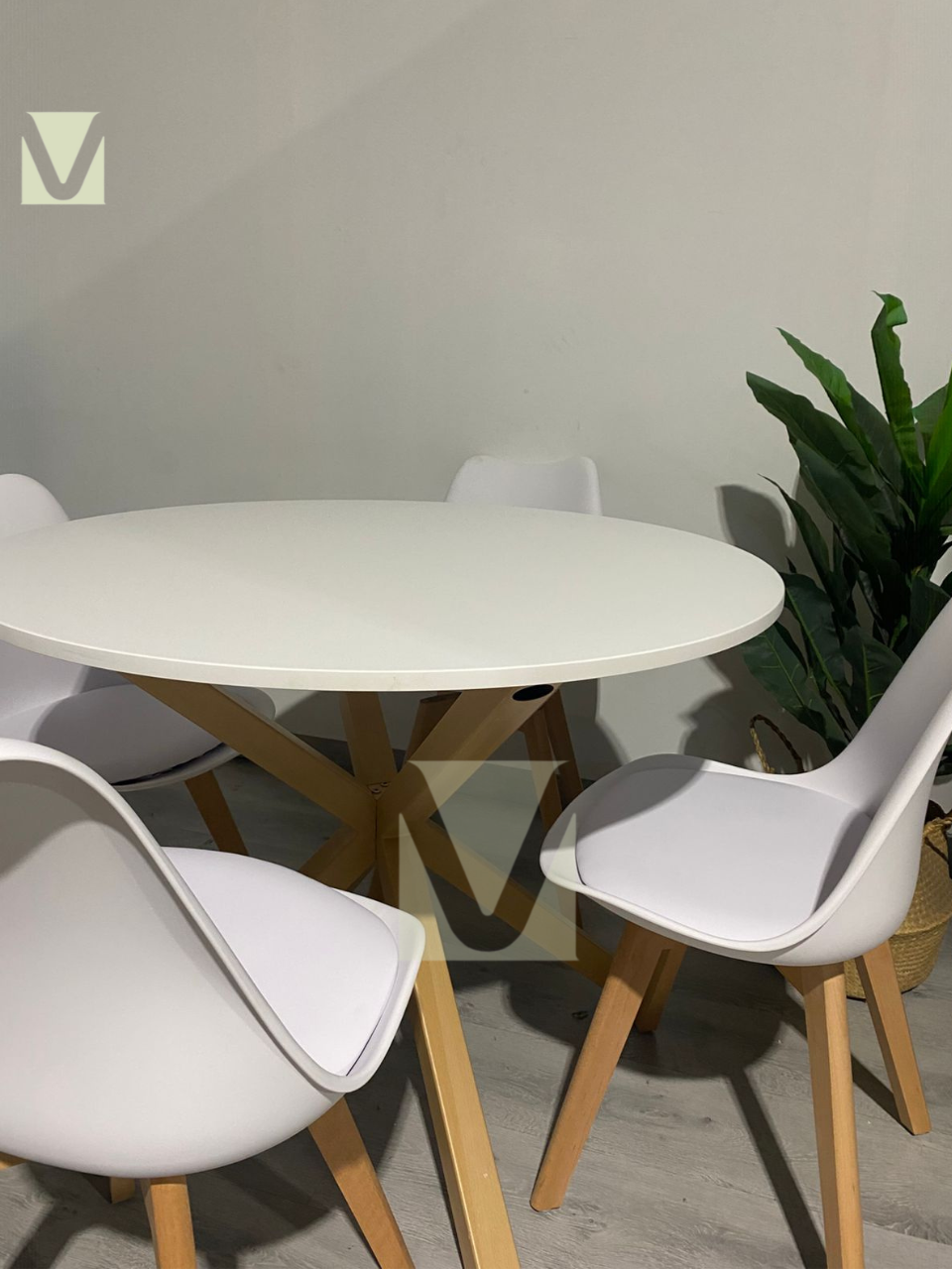 Comedor Tulip Cross Hood 4P