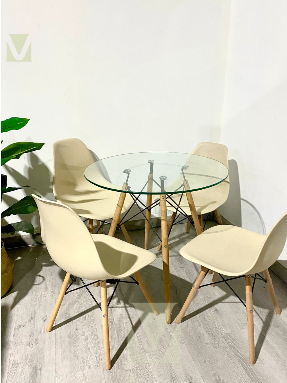 Comedor Eames Round 4P