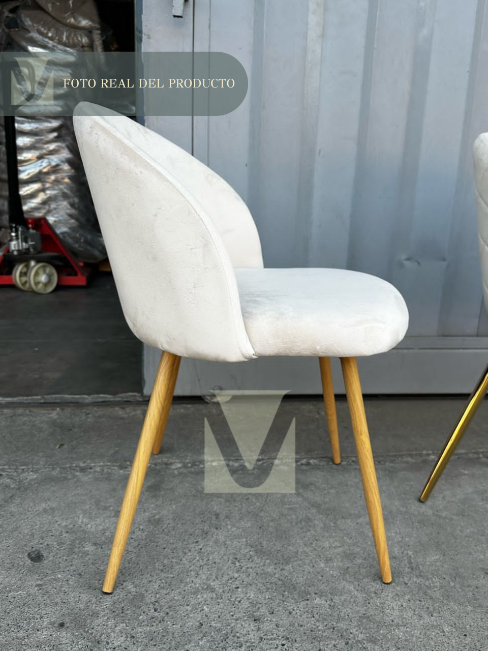 Silla Gabrielle Terciopelo liso (Patas simil Madera)