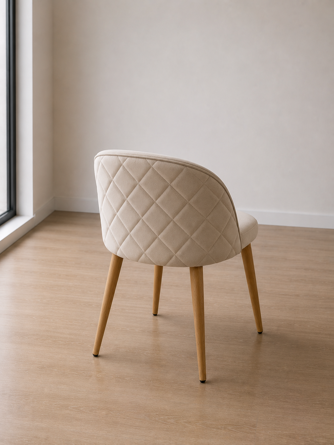 Silla Gabrielle Terciopelo Diseño con Rombos (Patas Simil Madera)