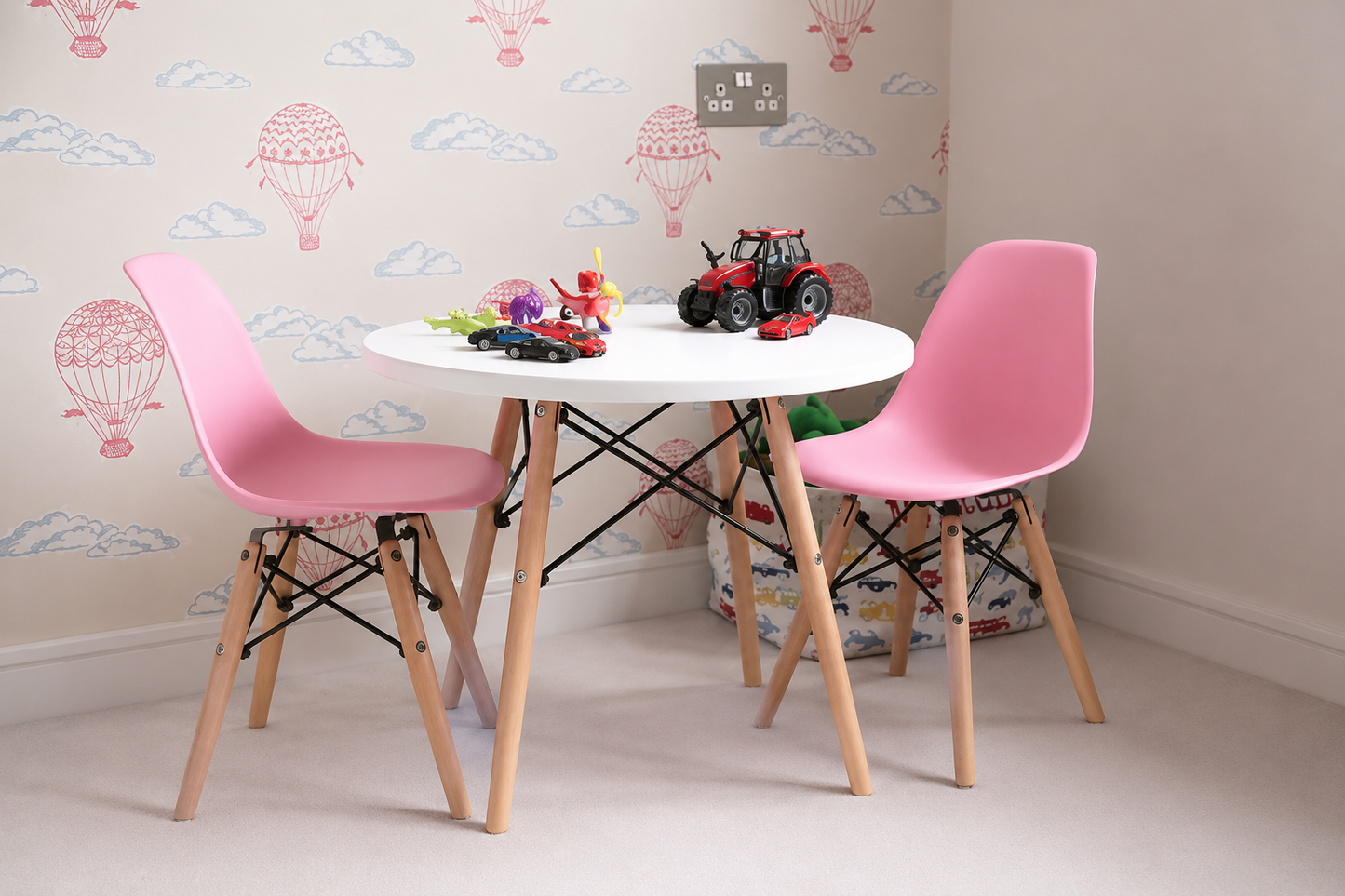 Mesa Kids 60cm + 2 Sillas Eames Kids