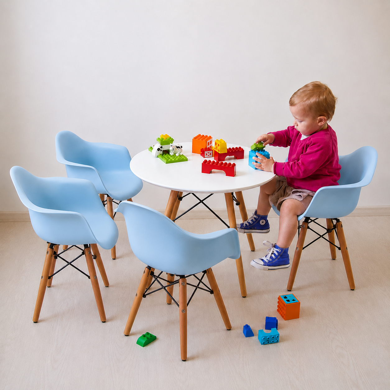 Mesa Kids 60cm + 4 Butacas Eames Kids
