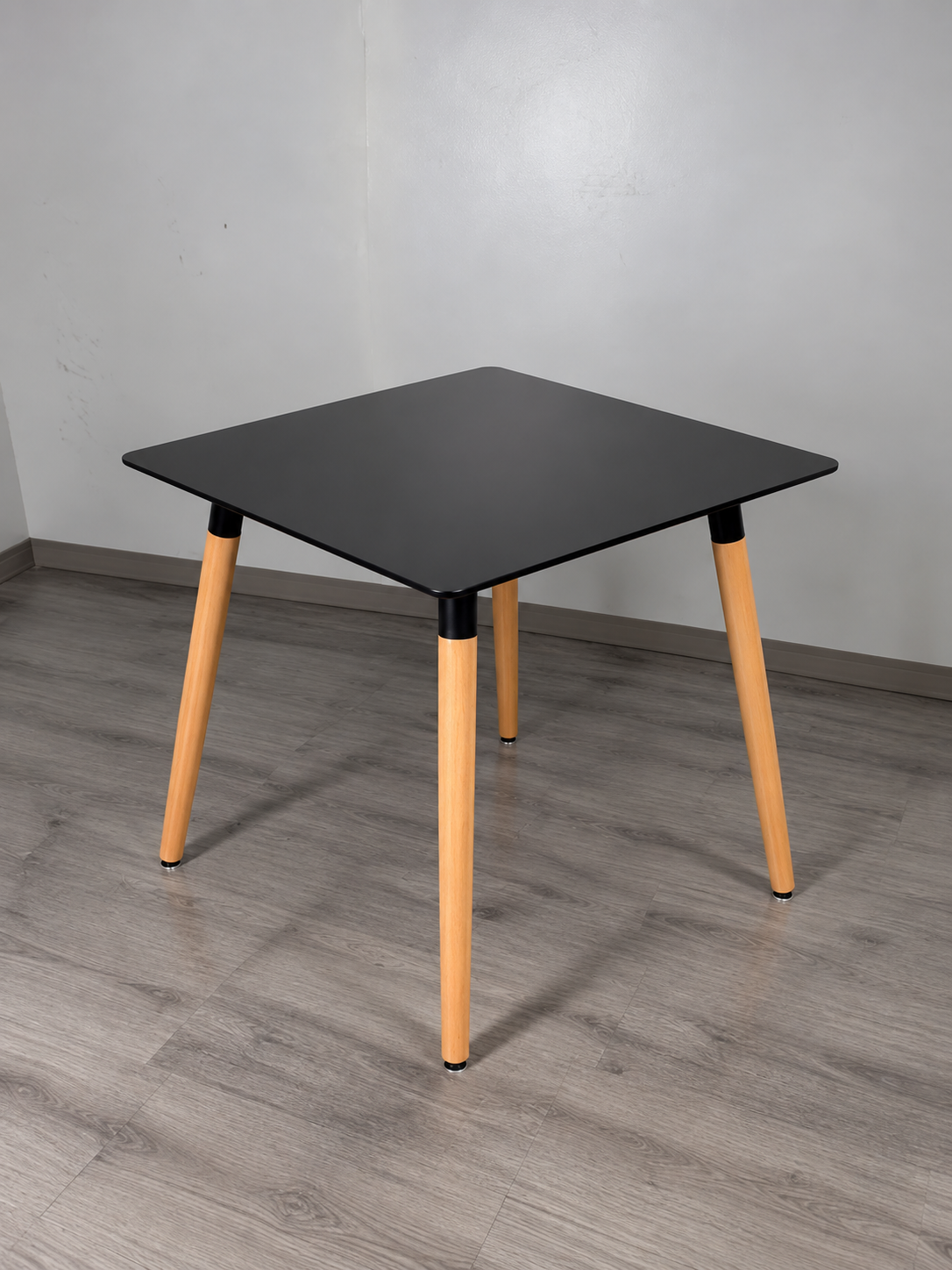 Comedor Radar Eames Cuadrado 4P