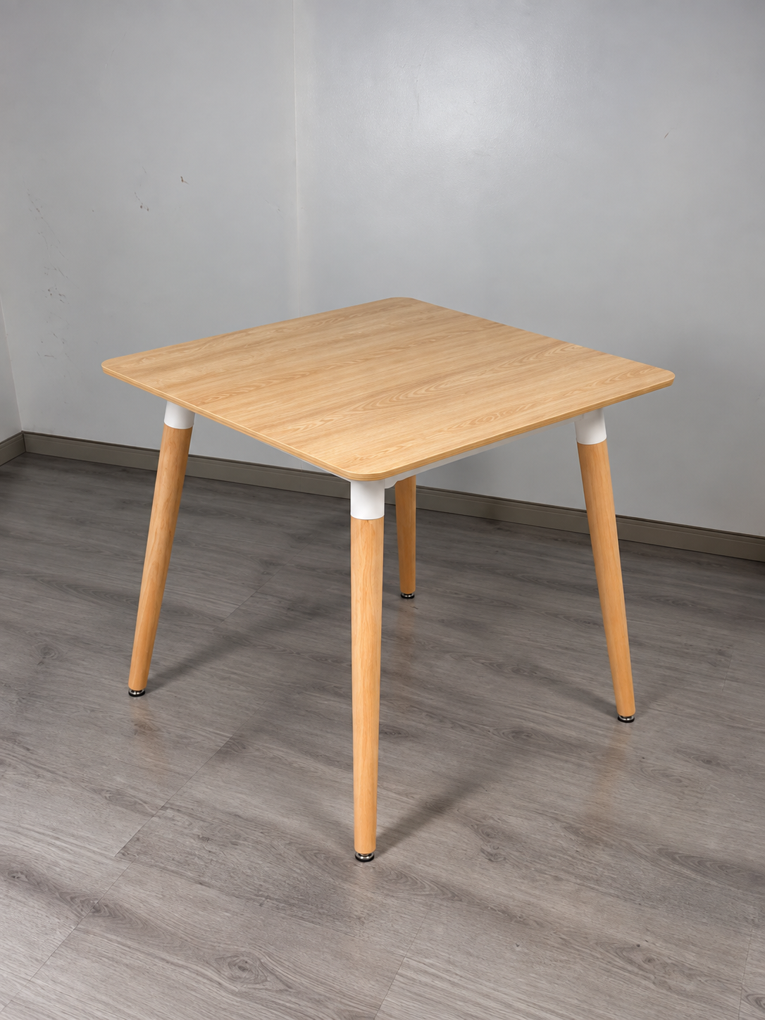 Comedor Radar Eames Cuadrado 4P