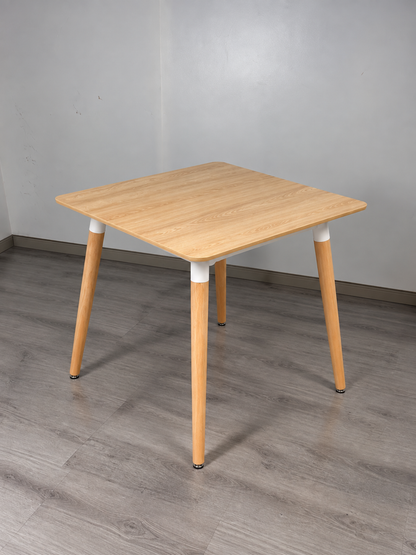 Comedor Radar Eames Cuadrado 4P