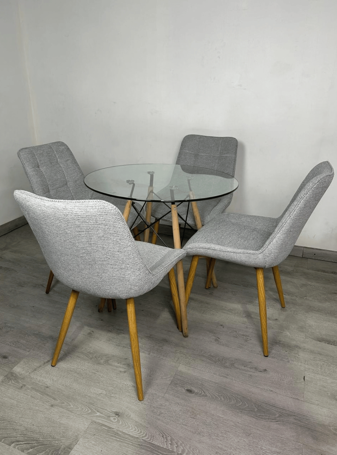 Comedor Redondo Capitone Arpillera Eames