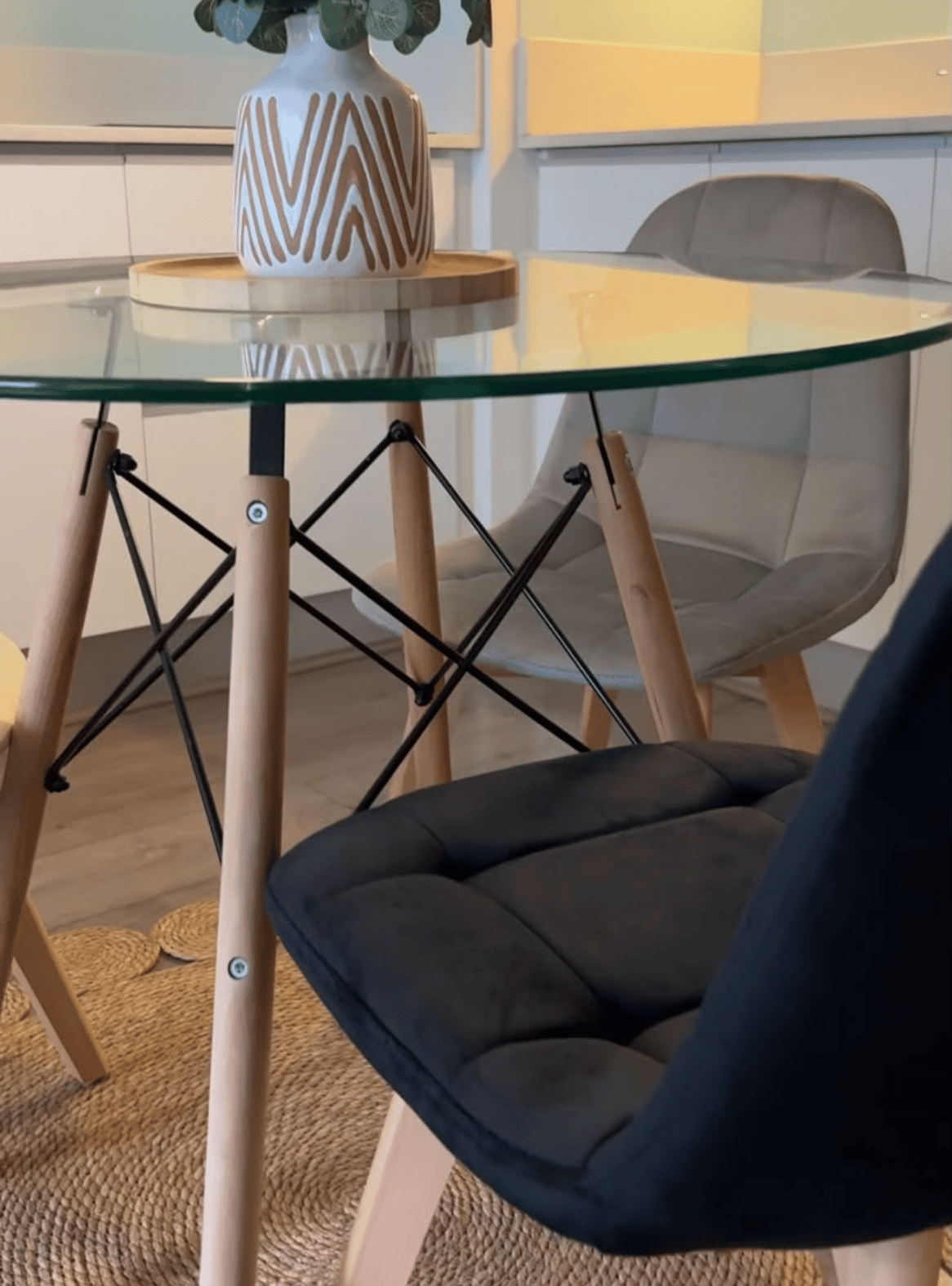 Mesa Eames Redonda Vidrio 80cm