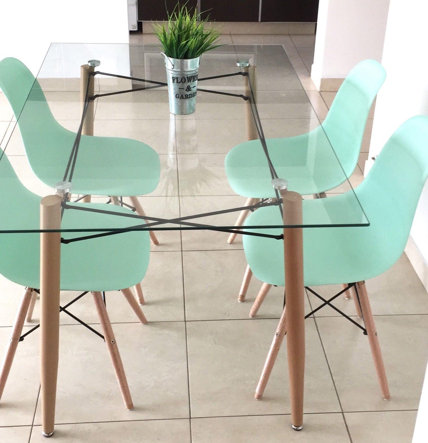 Comedor Eames Line 4P