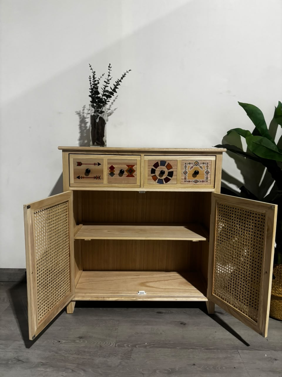 Arrimo Rattan de dos Puertas con Gavetas